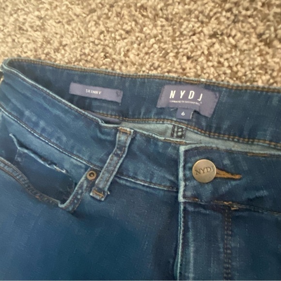 NYDJ Skinny Blue Jeans in Sz 6 - Picture 3 of 11